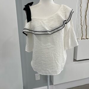 Patrizia Luca White One-Shoulder Ruffle Top with Black Bow